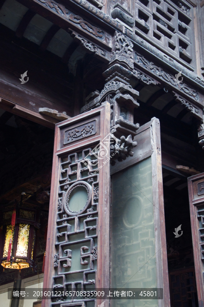古鎮(zhèn)古典木門