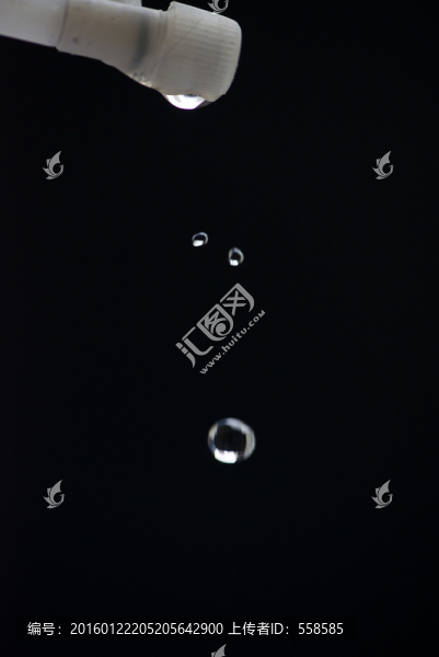 水珠,正在掉落的水滴