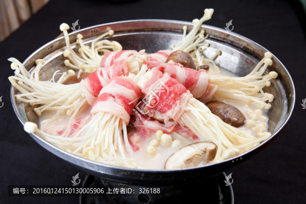 鍋仔金針菇肥牛