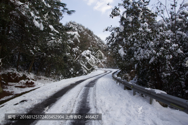 雪景道路