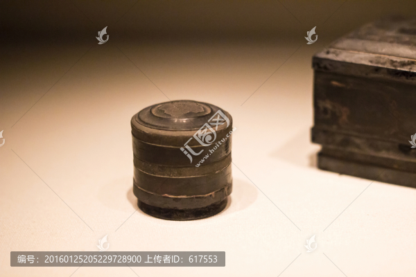 銀扣圓形漆盒