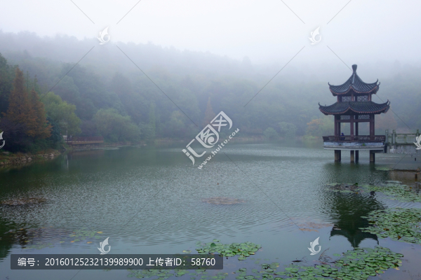 岳麓山穿石坡湖風(fēng)光