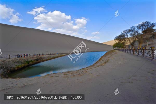 甘肅敦煌鳴沙山月牙泉景區(qū)