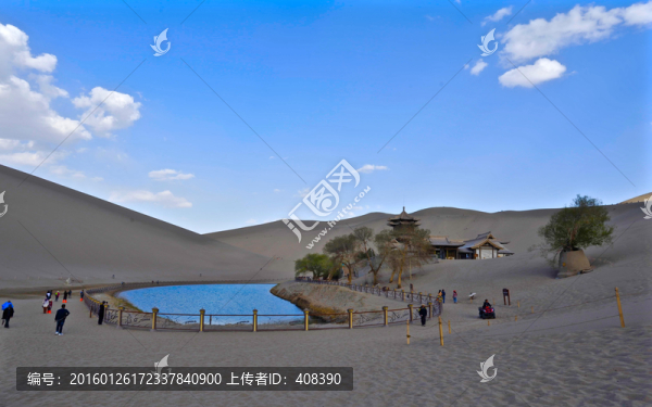 甘肅敦煌鳴沙山月牙泉景區(qū)