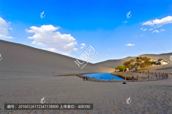 甘肅敦煌鳴沙山月牙泉景區(qū)