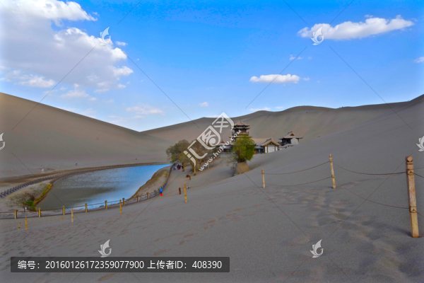 甘肅敦煌鳴沙山月牙泉景區(qū)