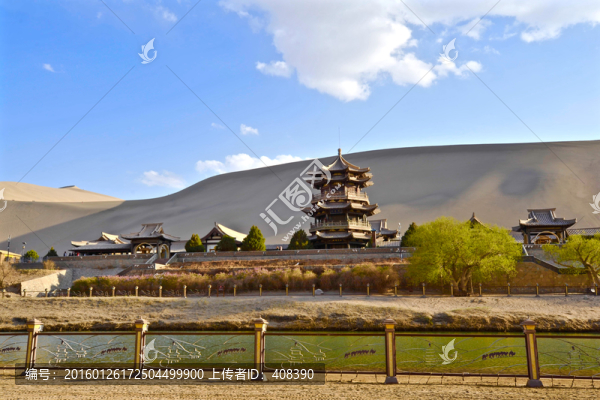 甘肅敦煌鳴沙山月牙泉景區(qū)