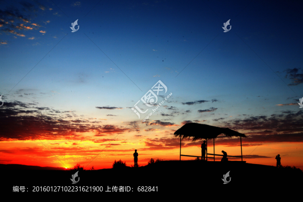 夕陽醉游人