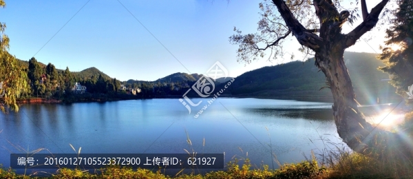早晨陽(yáng)光湖泊