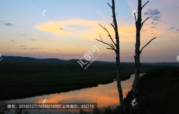晚霞白樺額爾古納河