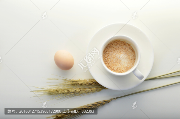 牛奶麥片頂視圖