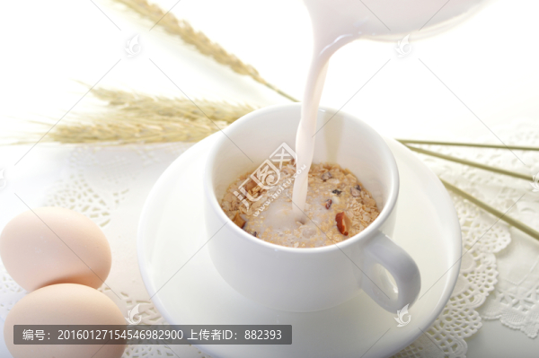 紅棗麥片添加牛奶