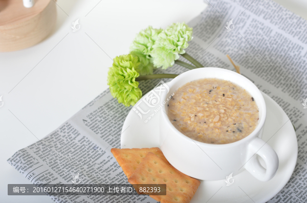 一杯營(yíng)養(yǎng)核桃麥片