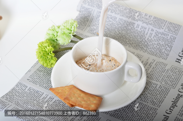 核桃麥片添加牛奶
