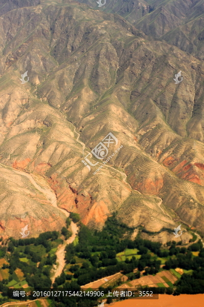 航拍山川