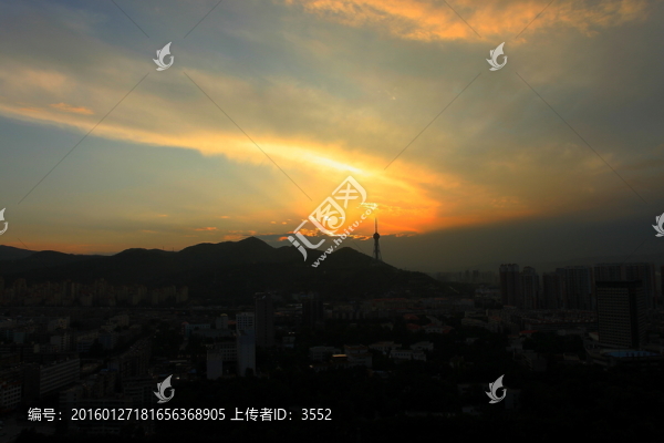 西寧西山夕照