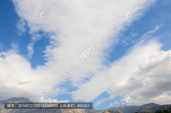 天空白云