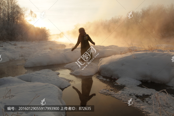 在水一方