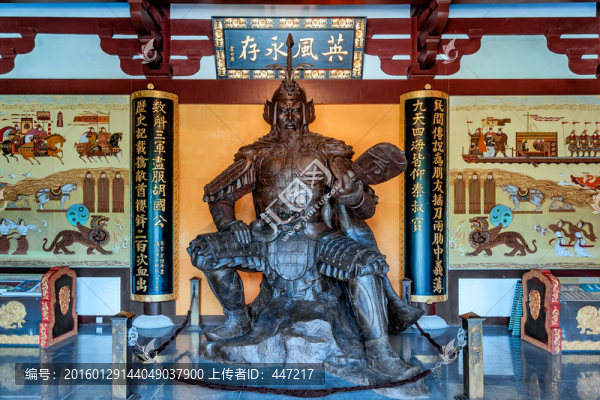 秦叔寶塑像