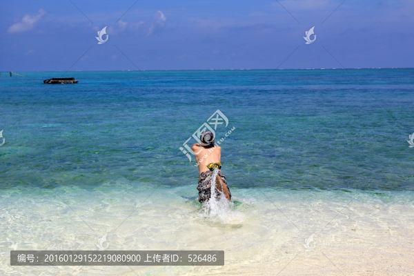 海邊游泳