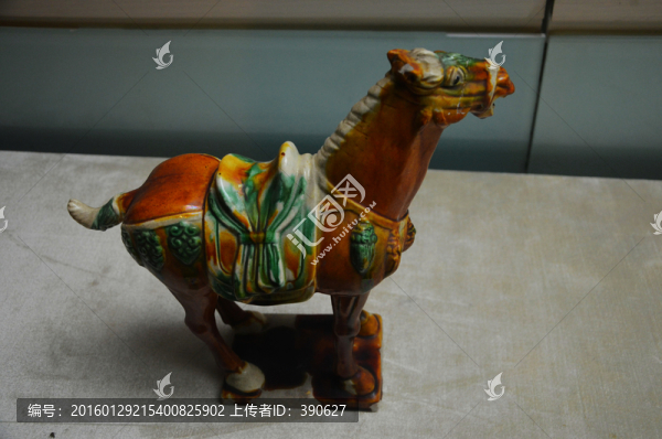 唐三彩馬