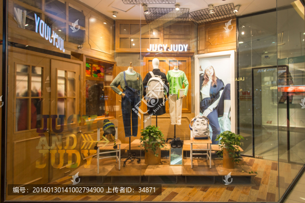 服裝店櫥窗