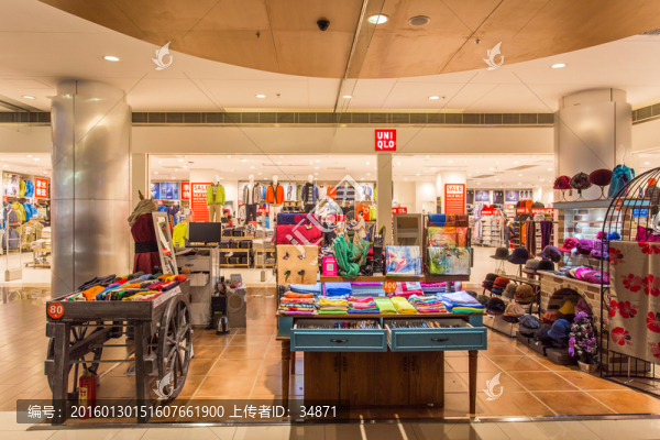 服裝連鎖店內(nèi)景