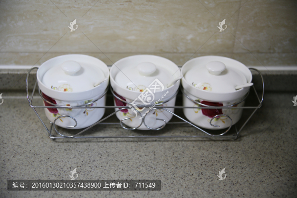 廚房調(diào)料罐