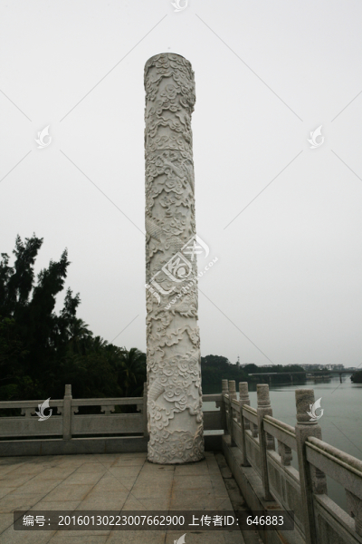 盤龍柱