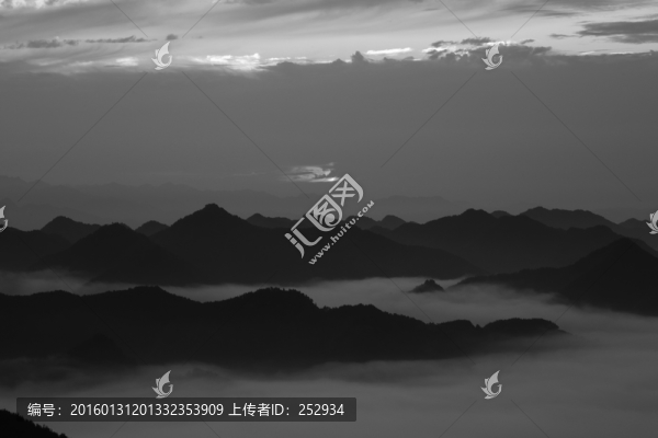 水墨云海