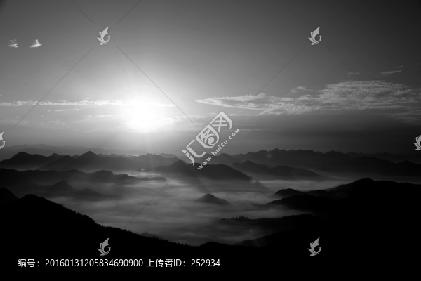 云海水墨圖