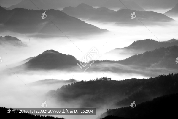 云海水墨圖