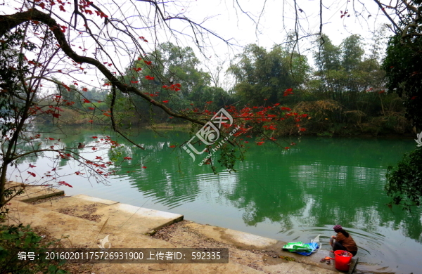 小河