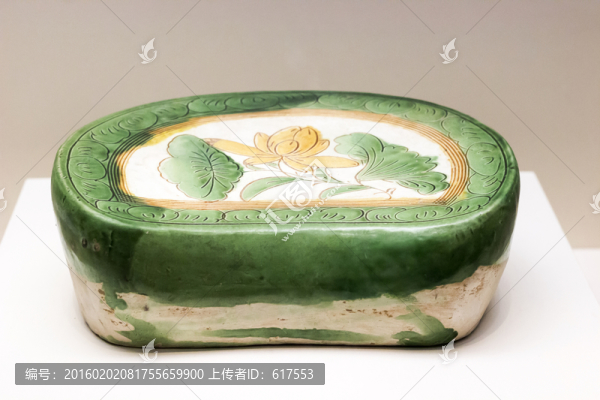 磁州窯三色荷花瓷枕