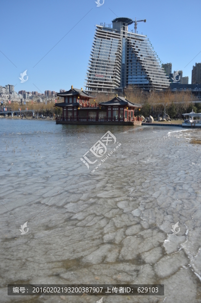 曲江池畔