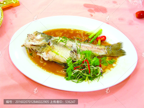 酒店菜清蒸鮭魚