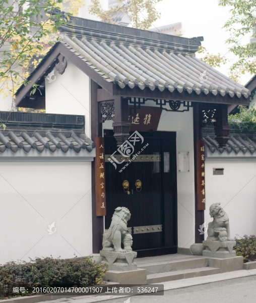 中式園林建筑門(mén)口石獅子