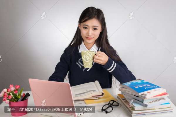 女學(xué)生