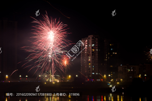 雅安除夕夜的焰火