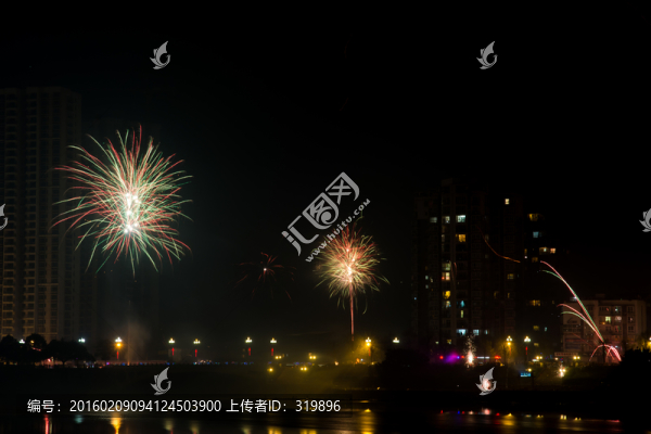 雅安除夕夜的焰火