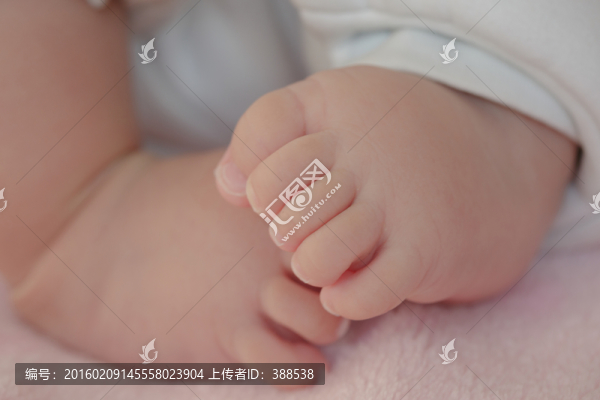 嬰兒小腳丫