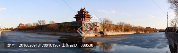 全景看北京故宮角樓