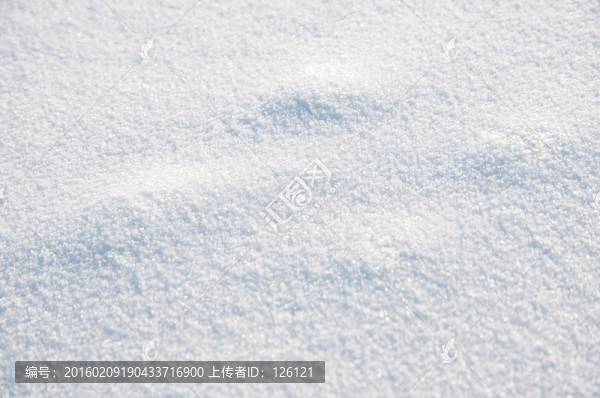 戈壁灘雪景