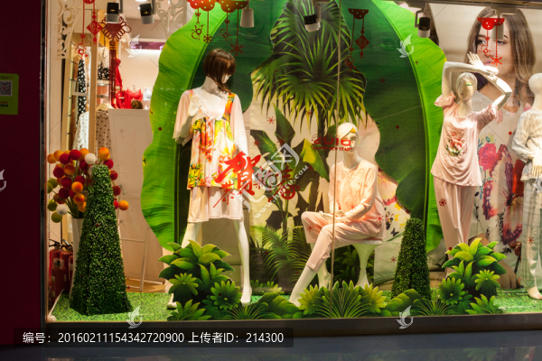 女士內(nèi)衣櫥窗