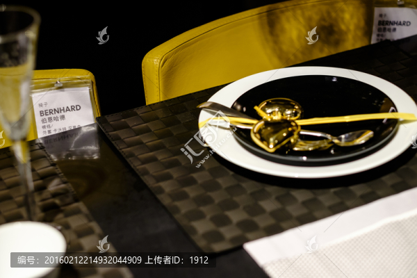 餐桌