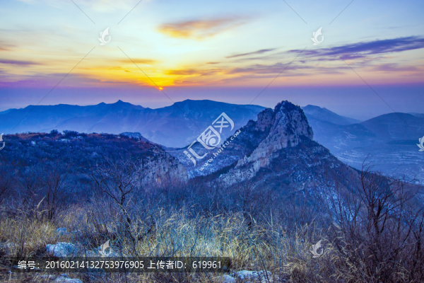 山區(qū)冬晨