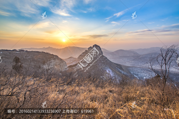 山區(qū)冬晨