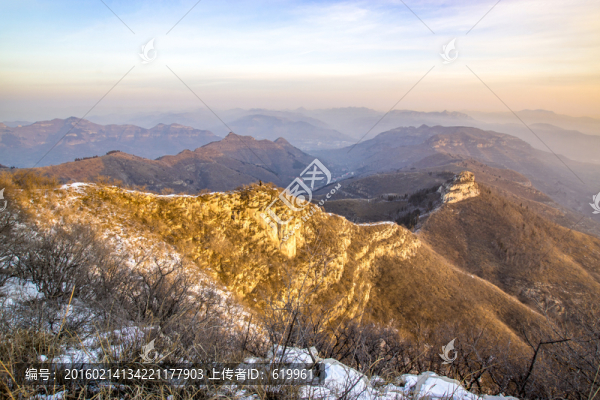 山區(qū)冬晨