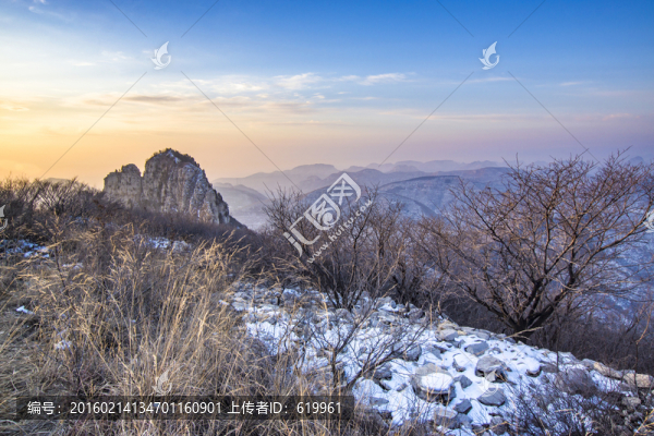 山區(qū)冬晨