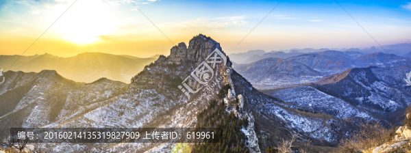 山區(qū)冬晨